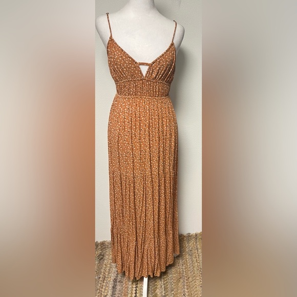 Boho Tiered Burt Orange Floral Maxi Summer Dress With Open Back Detail
Size XS - Picture 7 of 11